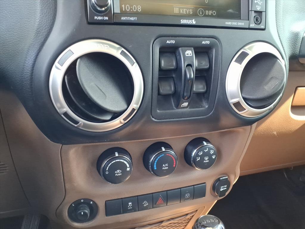 2016 Jeep Wrangler Unlimited Sahara - Photo 11