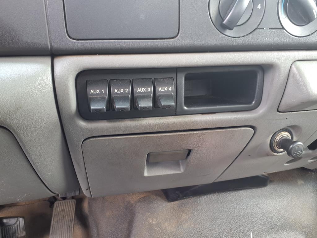2005 Ford F-450 - Photo 12