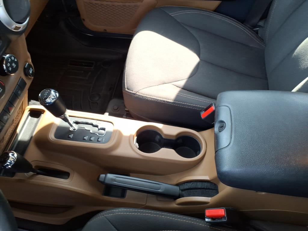 2016 Jeep Wrangler Unlimited Sahara - Photo 14