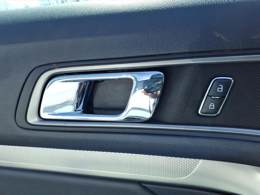 2019 Ford Explorer XLT - Photo 15