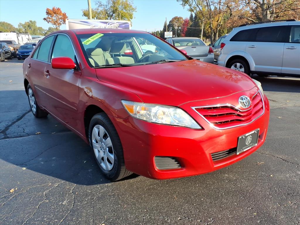 2010 Toyota Camry LE - main photo
