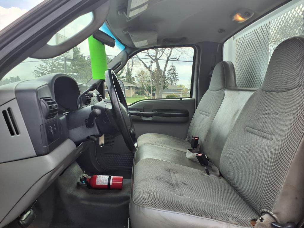 2005 Ford F-450 - Photo 25