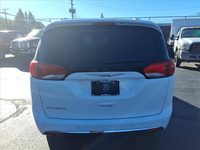 2020 Chrysler Pacifica Touring L