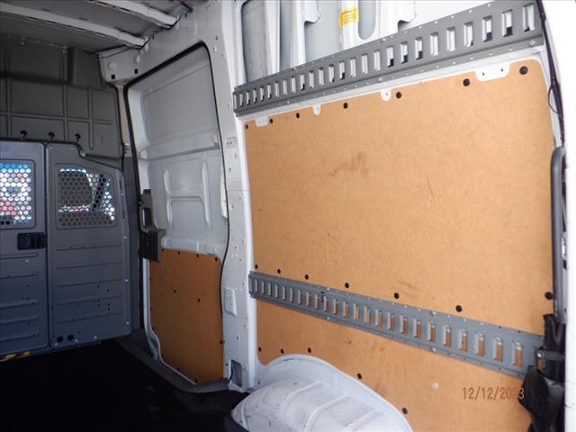 2021 Nissan NV 2500 HD SV - Photo 10
