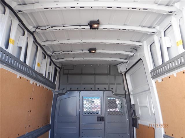2021 Nissan NV 2500 HD SV - Photo 11