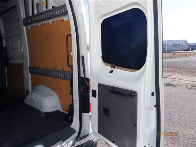 2021 Nissan NV 2500 HD SV - Photo 14
