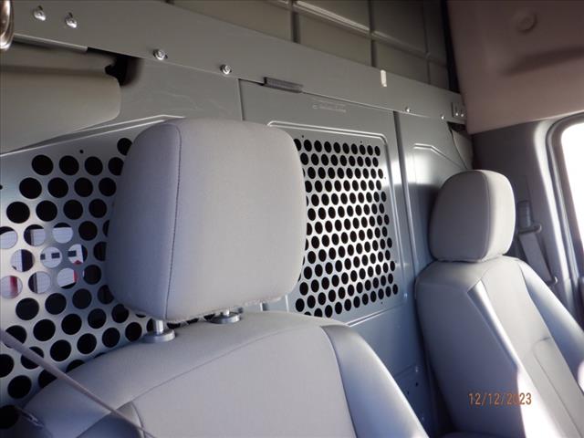2021 Nissan NV 2500 HD SV - Photo 17