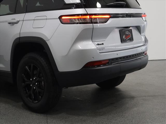 2025 Jeep Grand Cherokee Altitude:D13699