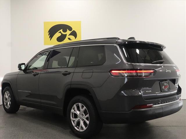 Photo of 2021 Jeep Grand Cherokee L Limited in Iowa City, IA - 10,  2021 Jeep Grand Cherokee L Limited:D13090