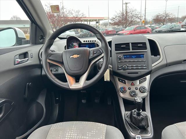 2014 Chevrolet Sonic LS Manual:D13335