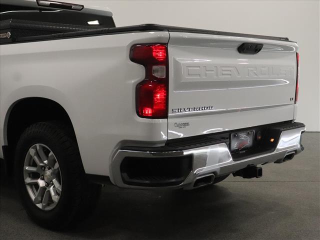 2023 Chevrolet Silverado 1500 LT:D13464