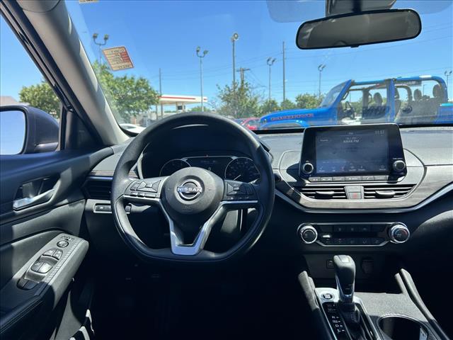 2025 Nissan Altima 2.5 SV:D13817