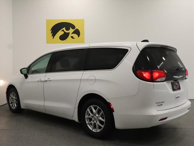 2024 Chrysler Voyager LX:D13312