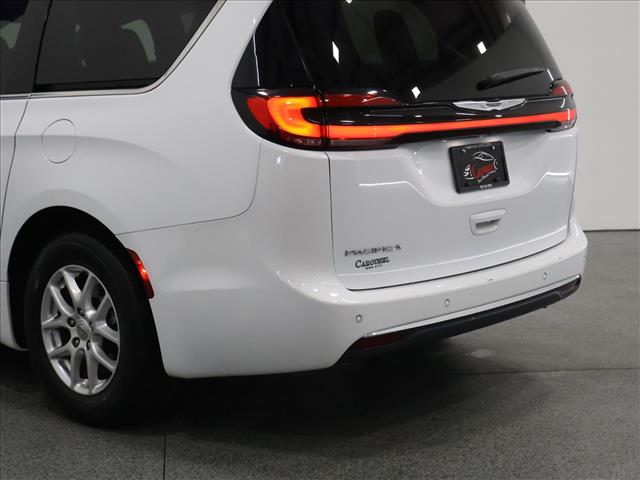 2023 Chrysler Pacifica Touring:D13935