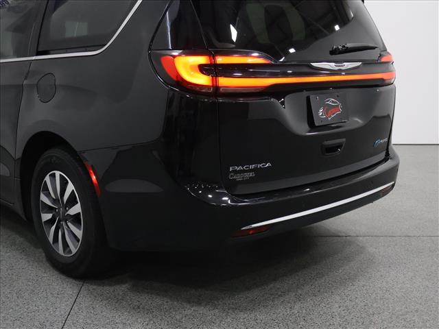 2024 Chrysler Pacifica Plug-In Hybrid Select:D15060