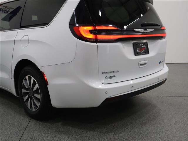 2024 Chrysler Pacifica Plug-In Hybrid Select:D14059