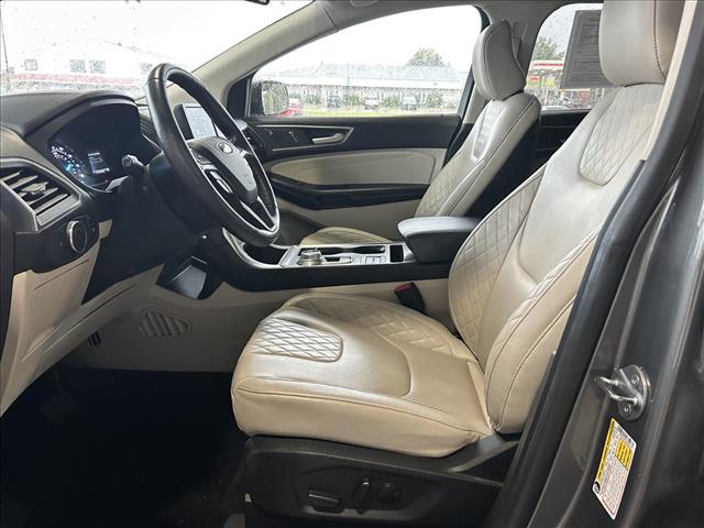 2023 Ford Edge Titanium:D14083