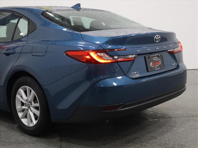 2025 Toyota Camry:D14011