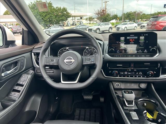 2022 Nissan Rogue SL:D13951