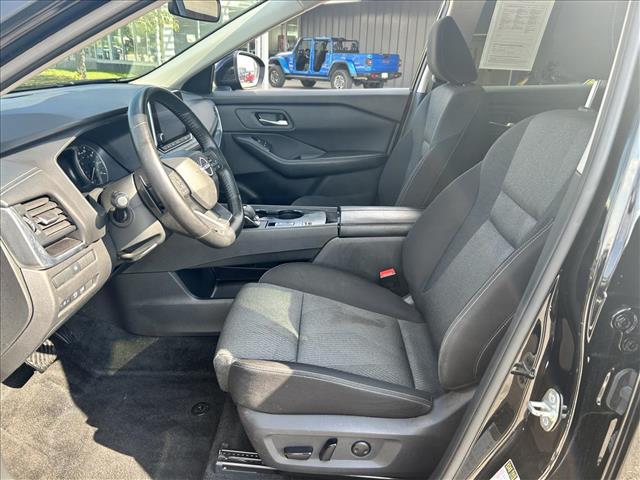 2025 Nissan Rogue SV:D13987