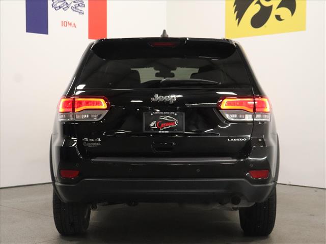 2020 Jeep Grand Cherokee Laredo:D13104A