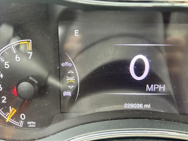 2016 Jeep Grand Cherokee Limited:D13784A