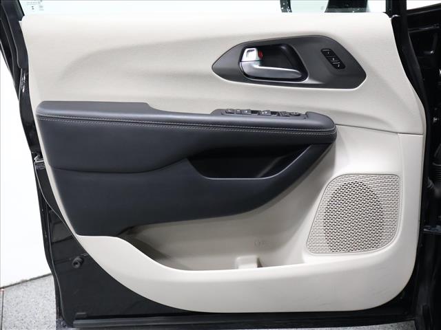 2024 Chrysler Pacifica Touring L:D13895