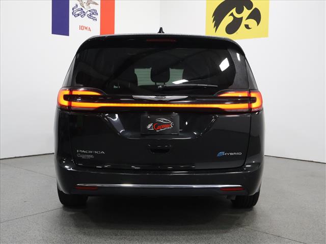 2024 Chrysler Pacifica Plug-In Hybrid Select:D15060