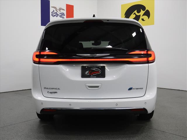 2024 Chrysler Pacifica Plug-In Hybrid Select:D14059