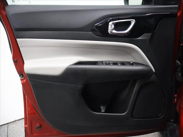 2025 Jeep Compass Limited:D13688