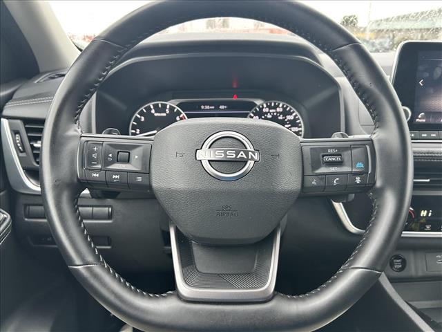 2025 Nissan Rogue SV:D14136
