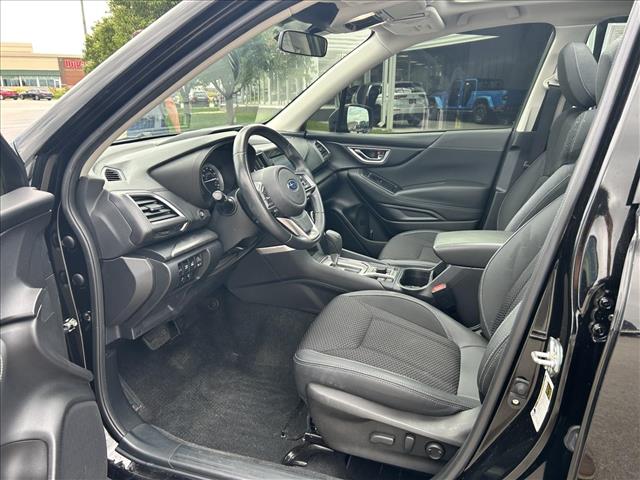 2023 Subaru Forester Premium:D13822