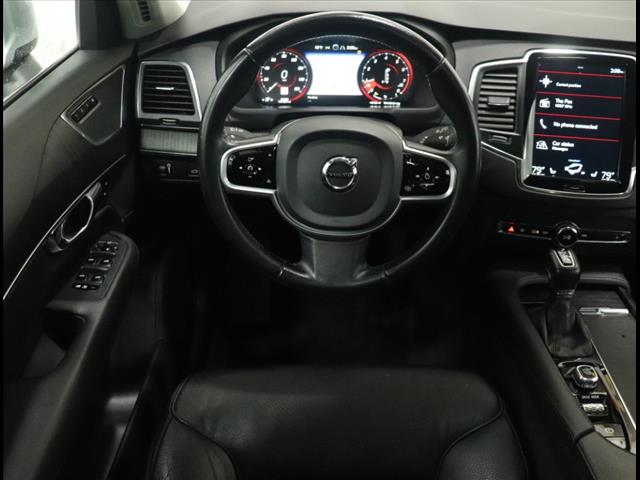 2020 Volvo XC90 T6 Momentum photo 11