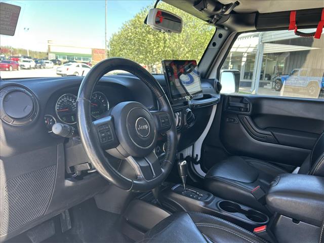 2013 Jeep Wrangler Unlimited Sahara:D12889A