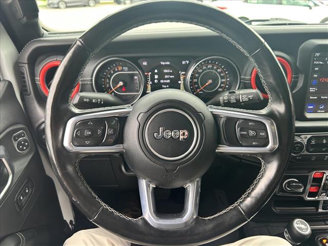 2020 Jeep Wrangler Unlimited Sahara:D13699A