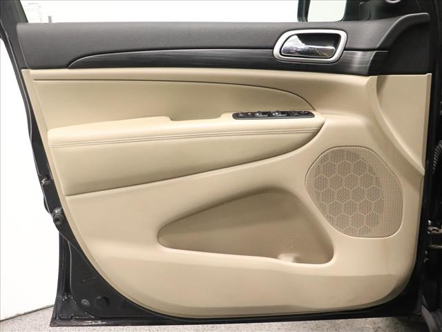 2020 Jeep Grand Cherokee Laredo:D13104A