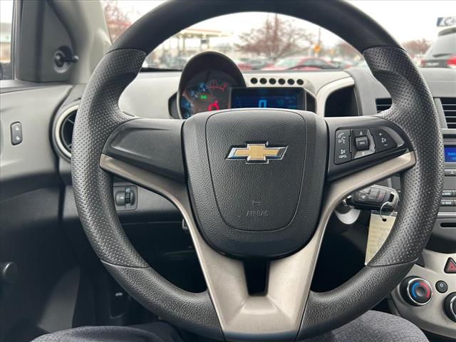 2014 Chevrolet Sonic LS Manual:D13335