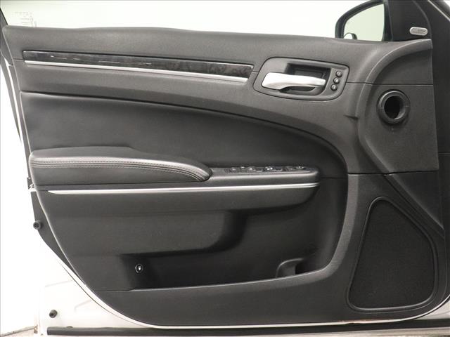 2017 Chrysler 300 C:D13838