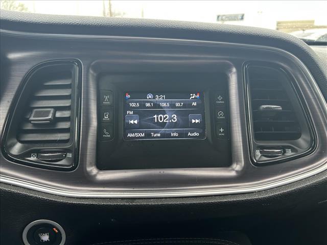 2015 Dodge Challenger SXT:D13669