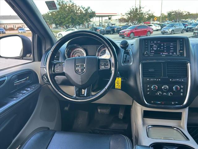 2020 Dodge Grand Caravan SXT:D13320