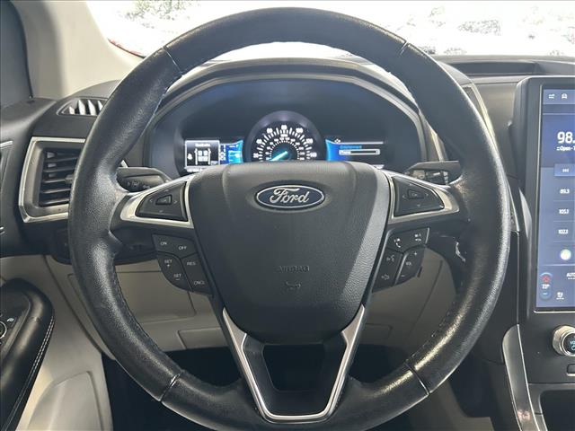 2023 Ford Edge Titanium:D14083
