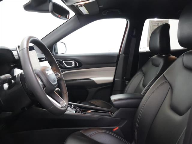 2025 Jeep Compass Limited:D13688