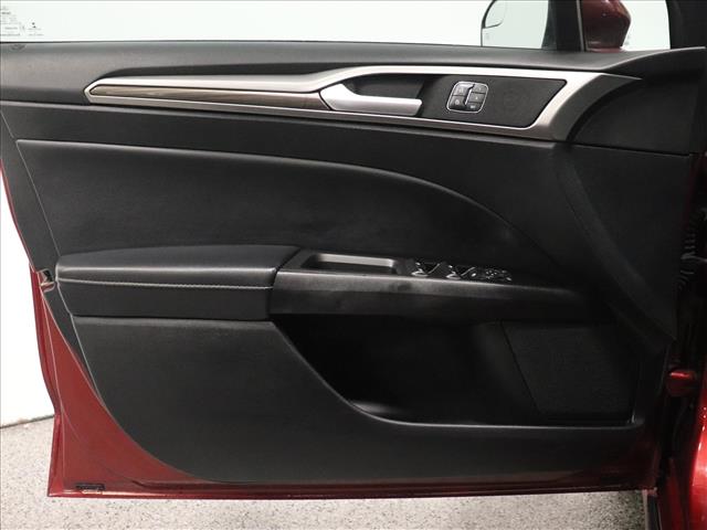 2018 Ford Fusion SE:D13678
