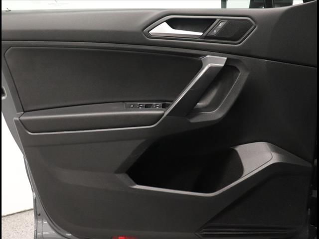 Photo of 2021 Volkswagen Tiguan SE in Iowa City, IA - 12,  2021 Volkswagen Tiguan SE:D12911