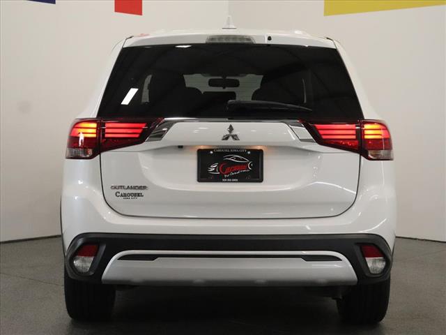 Photo of 2020 Mitsubishi Outlander ES in Iowa City, IA - 12,  2020 Mitsubishi Outlander ES:D13077