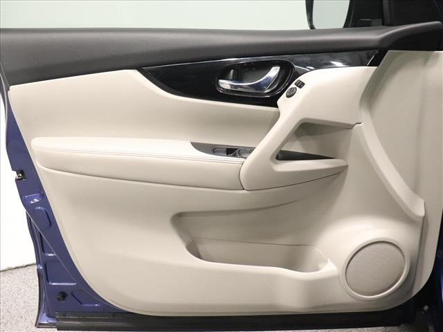 2022 Nissan Rogue Sport SL:D13185A