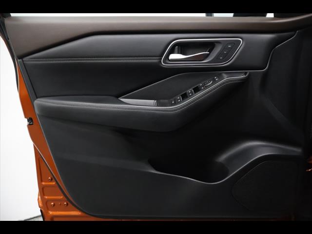 2021 Nissan Rogue SL photo 11
