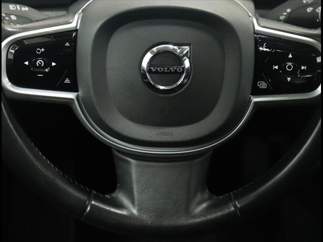 2020 Volvo XC90 T6 Momentum photo 12