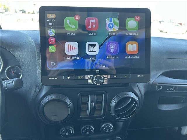 2013 Jeep Wrangler Unlimited Sahara:D12889A