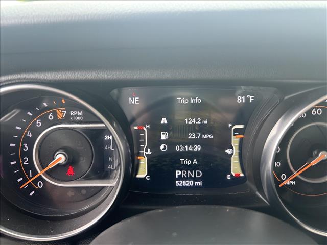 2020 Jeep Wrangler Unlimited Sahara:D13699A